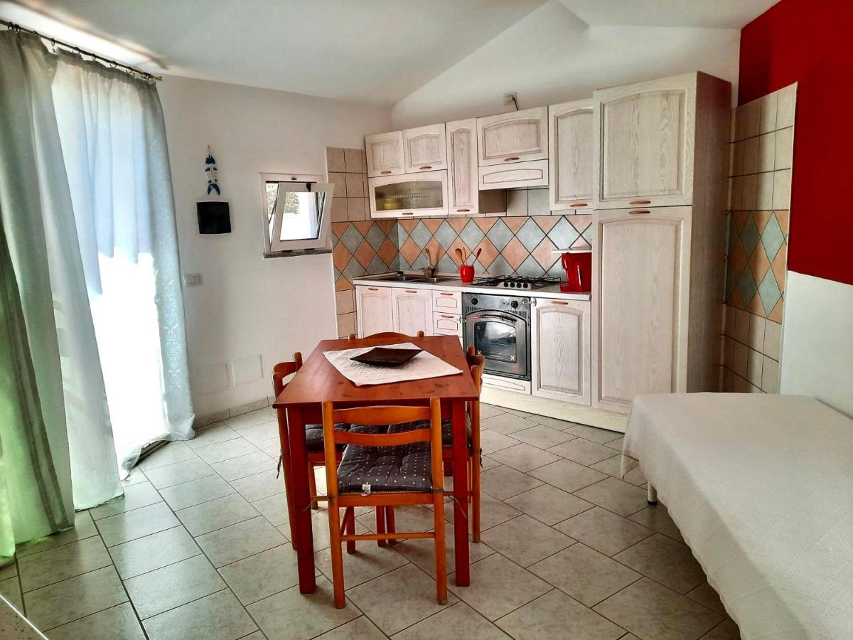 L'Oasi Di Chia Bed & Breakfast ภายนอก รูปภาพ