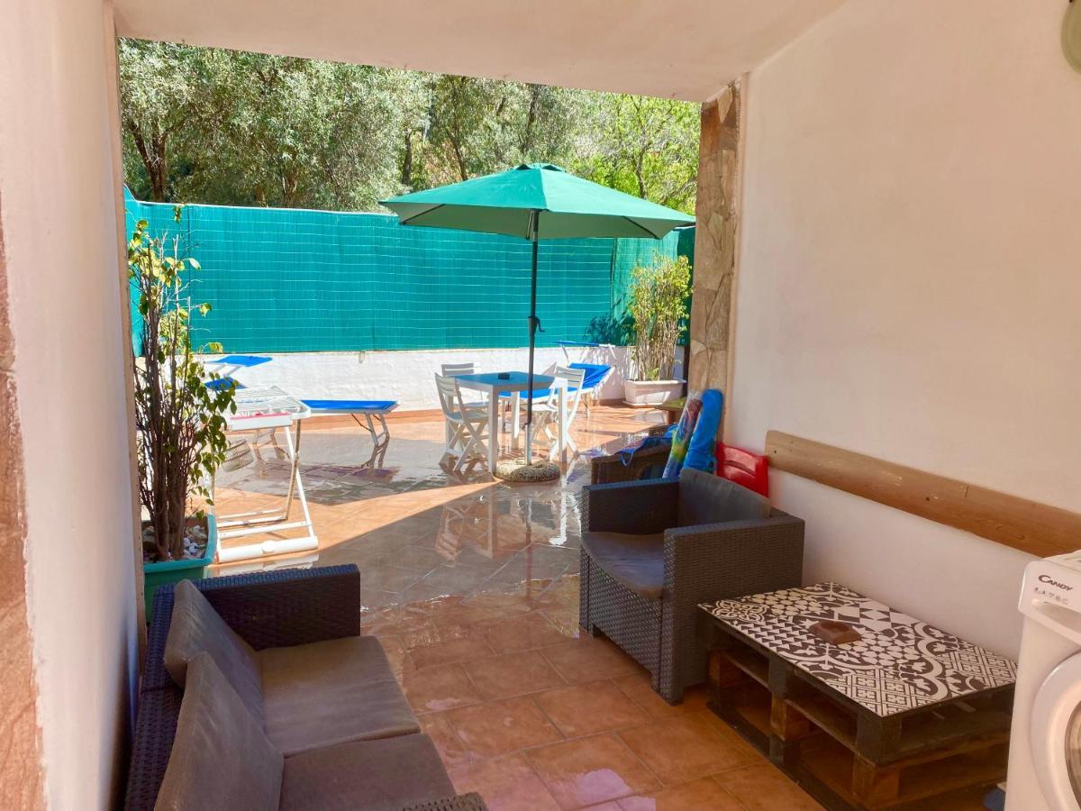 L'Oasi Di Chia Bed & Breakfast ภายนอก รูปภาพ